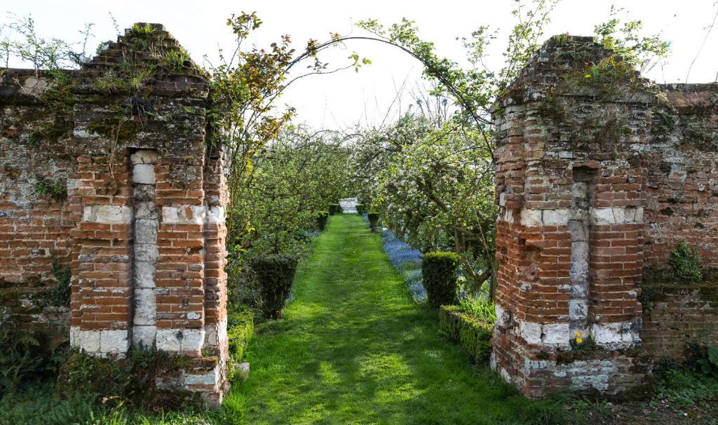Auberge Du Manoir D'Archelles Arques-la-Bataille Экстерьер фото